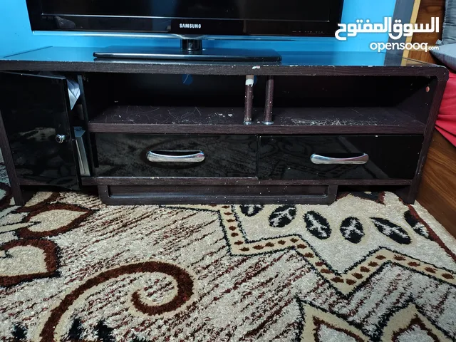 طاوله شاشه تلفزيون بسعر مغري