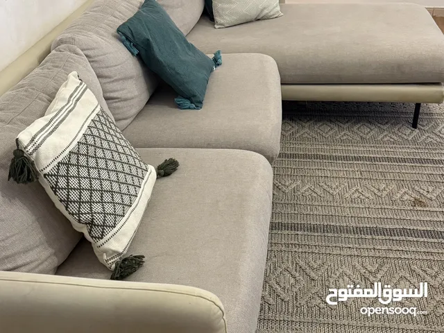 كنب مودرن وأنيق لون بيج للبيع