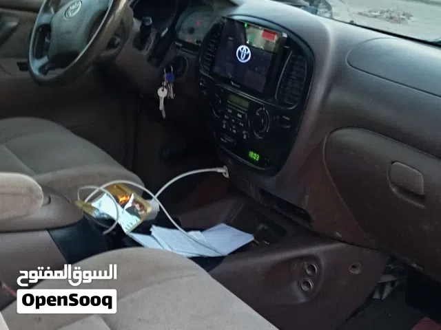 2004 تويوتا سيكويا SR 5