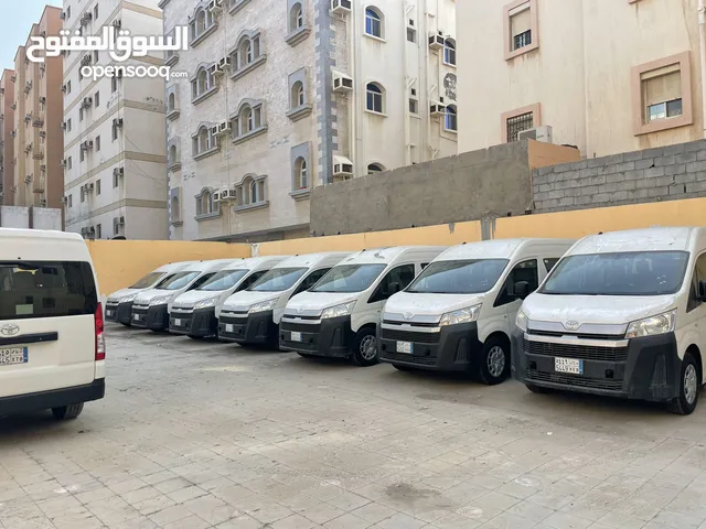 تاجير باصات ديزل اصفار بسواق وبدون سواق تسليم فوري والاعداد متوفره في جميع انحاء المملكه