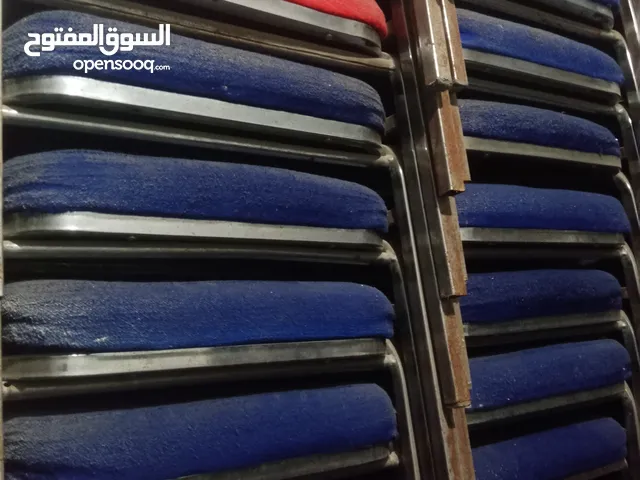 كراسي كروم للبيع بلون (أحمر+أزرق)