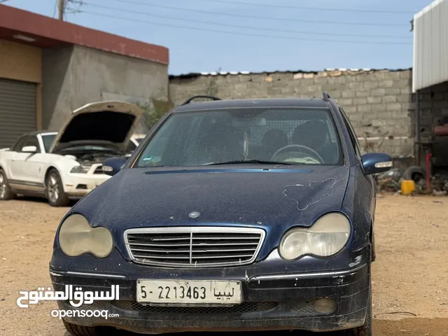 مرسيدس محرك لاحمر