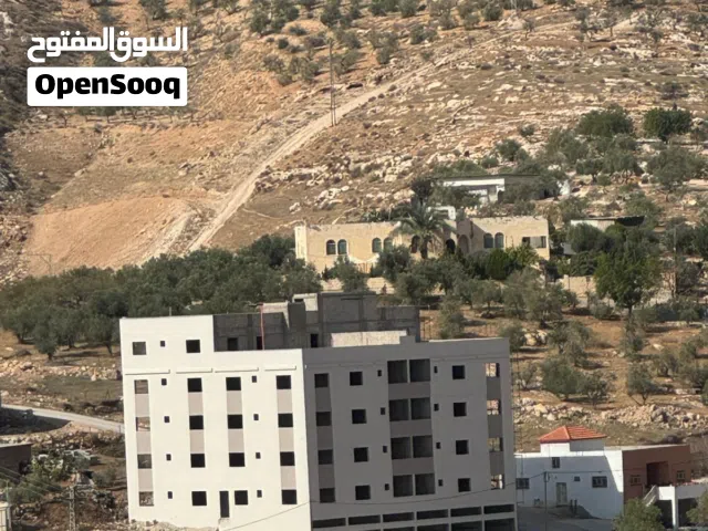 مخزن للبيع قيد الانشاء