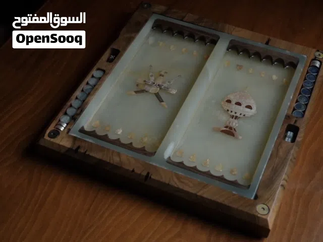 طاولة نرد حجرية