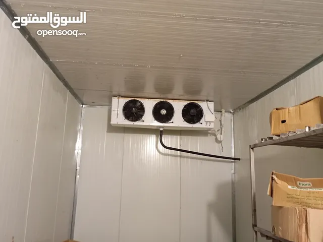 براد تجميد وتبريد للبيع طول 6 متر بعرض 3متر بارتفاع 3متر بحال الوكاله بعدو راكب شغال