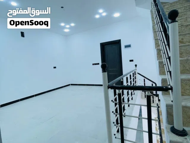 125 m2 3 Bedrooms Townhouse for Sale in Basra Al Amn Al Dakhile