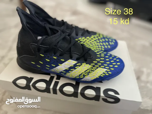 Sports shoes for sale