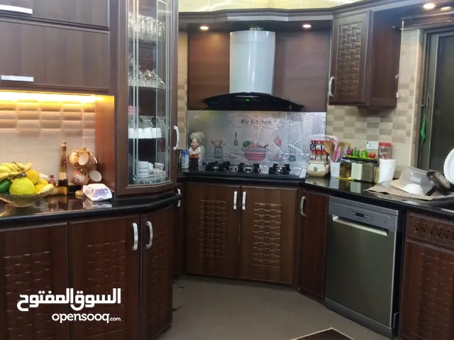 180 m2 5 Bedrooms Apartments for Sale in Zarqa Al Zarqa Al Jadeedeh