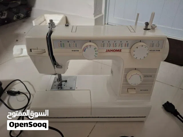 للبيع ماكينة خياطة JANOME الأصلية بحالة جديدة 100%، لم تُستخدم إطلاقاً.