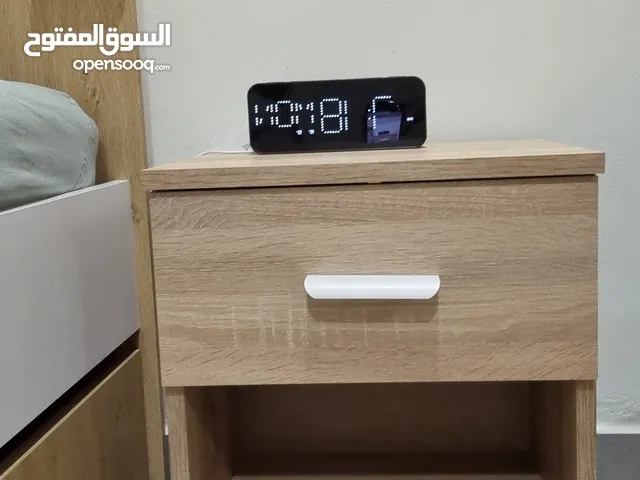 طاولة جانبية، كوميدينو