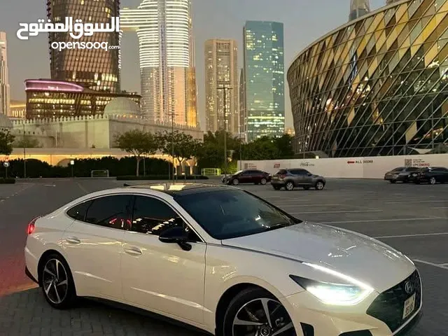سوناتا 2021 رياضي ذكية قيادة شبه ذاتية أجمل مافيها مكنة صغيرة 1.6 صرف بنزين فوق الممتاز للبيع