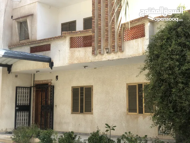 350 m2 3 Bedrooms Villa for Sale in Tripoli Arada