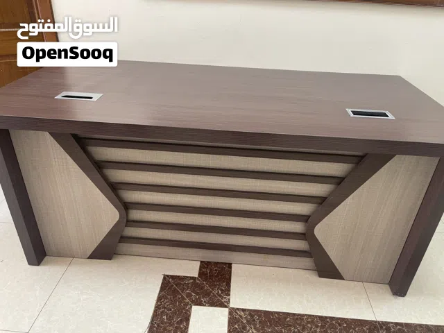 200 دينار مكتب جميل جدا