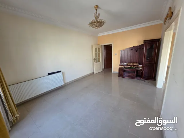 طاولة تلفزيون