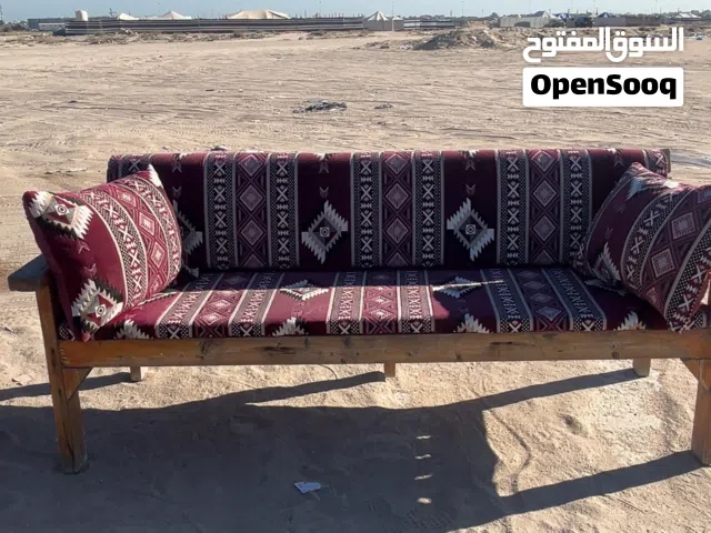 كرسيين دكه مع مساندهم تنفع للمخيمات شرط النظافة بس غبار خفييف مايأثر