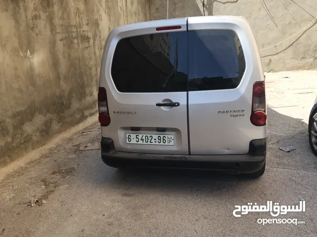 بيجو باتنر ترخيص سنه 2016 ترخيص 2015 فحص ممتاز مطور وجير الف دقات خفيفه لا تعيب