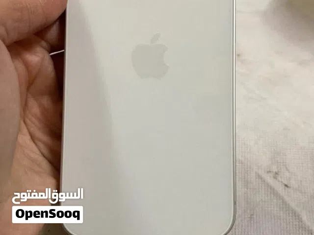 ايفون 16 e