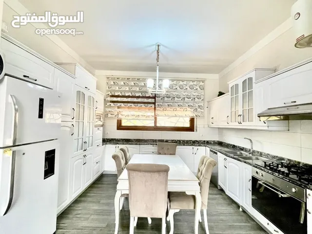 550 m2 3 Bedrooms Villa for Rent in Tripoli Al-Serraj