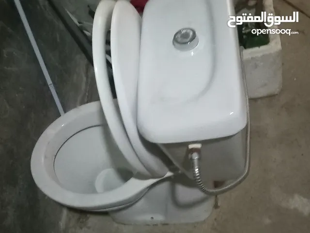 مستعمل ونضيف كبينه مع شطافه مع مغسله رجل متوسطه وغنك فيةعوامهةودمى