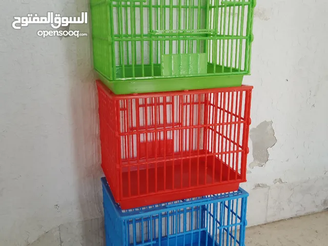 ثلاث قفاص للبيع موجودات في عمان