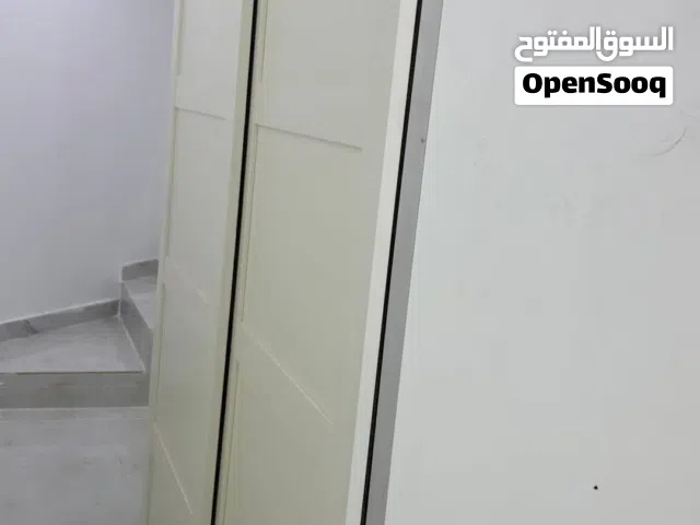 للبيع كبت من ايكيانظيف وشبه جديد مستعمل خفيف جداااا