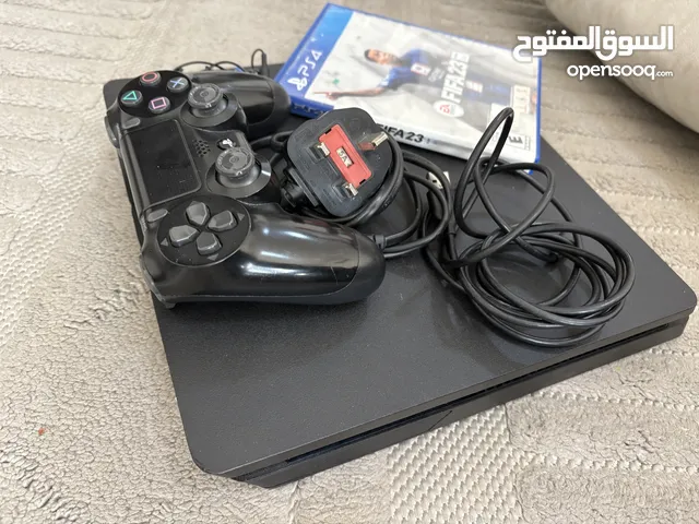PS4 with cd fifa 23 and original wires
