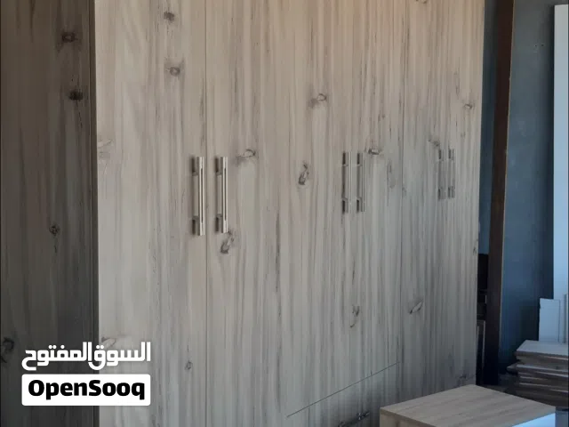 فني اثاث منزلي و مكتبي و مطابخ فك و تركيب و صيانة بخبرة و دقة عالية