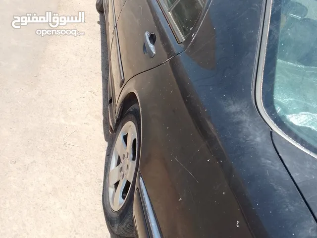 لي البيع مرسيدس