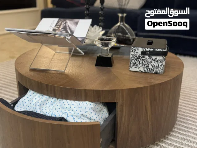 طبله وسطيه خشب اصلي ماخذتها ب400 دولار اريدها ب200 قفل وبيها مجرات ثنين