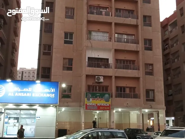 شقه للبيع في المهبوله شارع رئيسي قريبه من جميع الخدمات مدخل ومخرج سهل