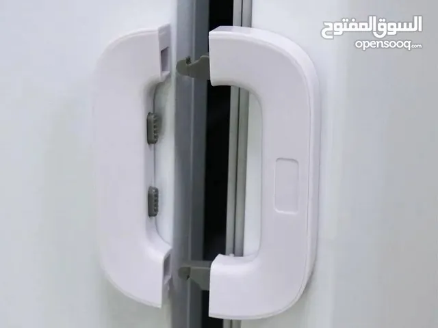 قفل ثلاجات حجم صغير وعملي