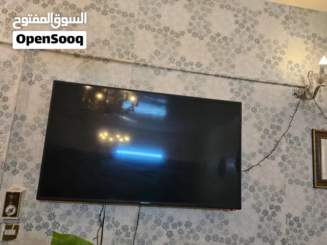 شاشة تلفزيون مقاس 55 بحاله جيدا جدا وشغاله ومافيها اي مشاكل