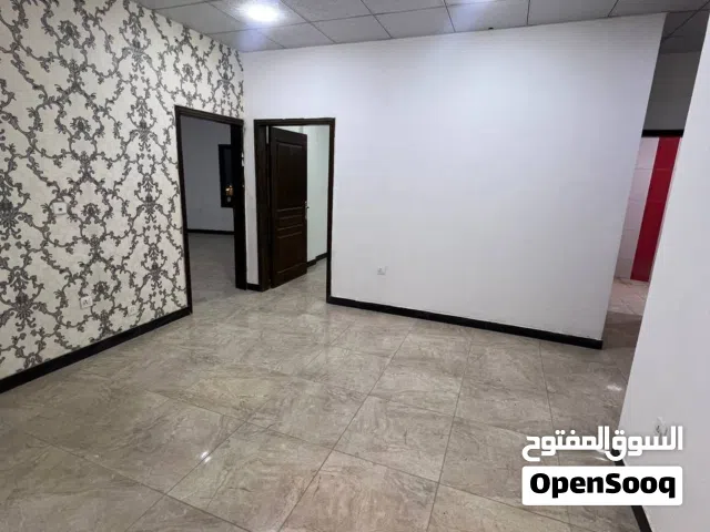 200 m2 4 Bedrooms Apartments for Rent in Basra Jubaileh