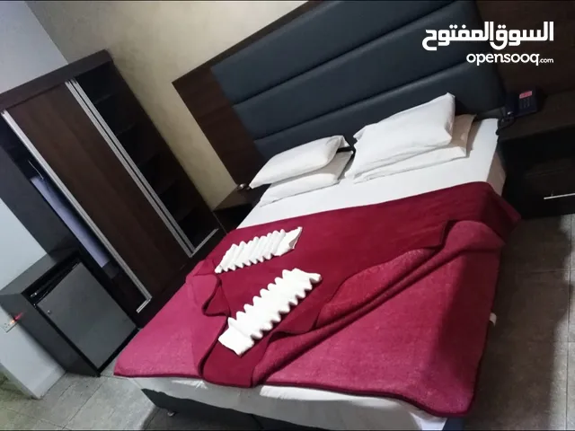 للبيع فندق بمدينه العقبة 54غرفه بقلب السوق