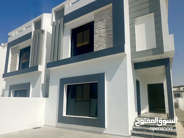 350 m2 5 Bedrooms Villa for Sale in Muscat Al Khoud