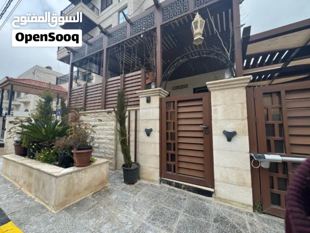 شقة ارضية للبيع بضاحية الاستقلال