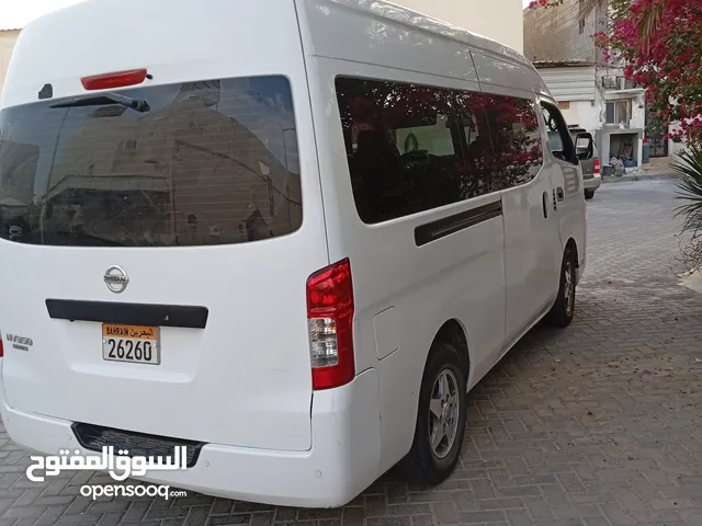 نيسان باص للبيع