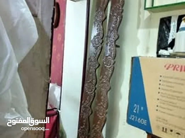 ثلاث بلتكانات ستائر خشب زان أحمر حالة ممتازة مقاسات مختلفة مقاس 280سم ومقاس260سم ومقاس 230 سم