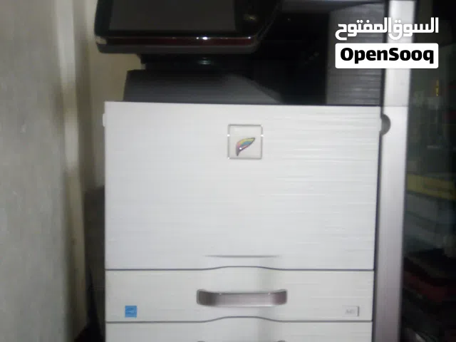 مكتبة للبيع بجميع اثاثها أمام جامعة تعز فرع الحوبان السعر مليونين ريال يمني قديم