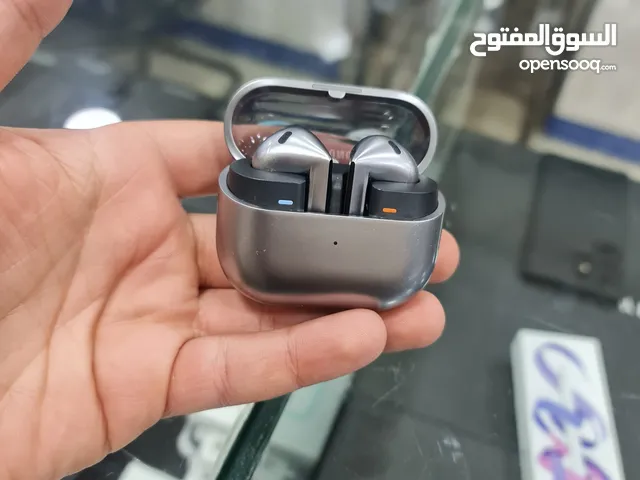 Buds 3 Samsung بحالة الجديد بسعر مميز