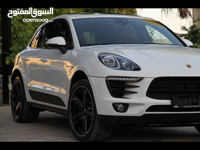 بسعر مغري Porsche Macan 2017