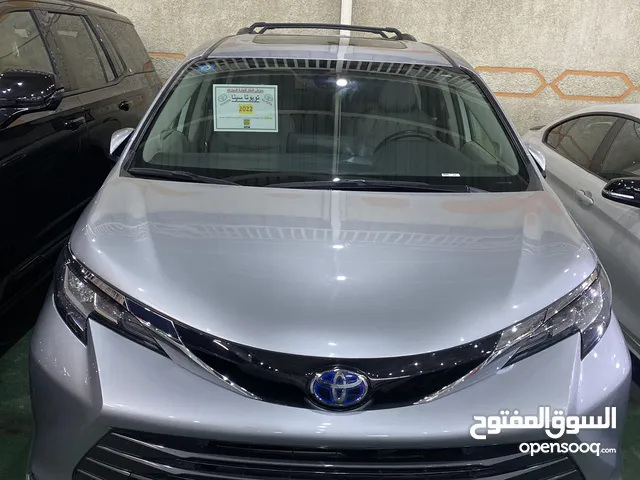 New Toyota Sienna in Baghdad