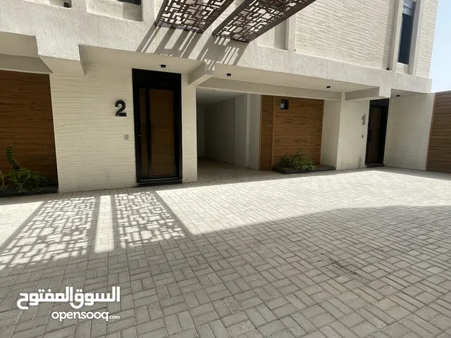 300 m2 5 Bedrooms Villa for Sale in Al Madinah Ar Ranuna
