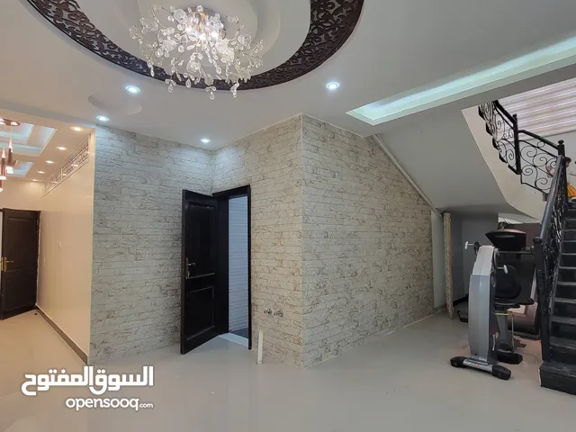255 m2 4 Bedrooms Apartments for Sale in Sana'a Hayi AlShabab Walriyada