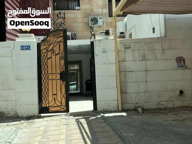 يوجد لدينا شقة للاجانب و عاييلات فقط