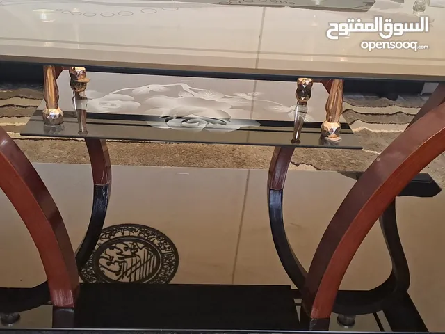 طاولات وسط نضاف باعتبار جداد