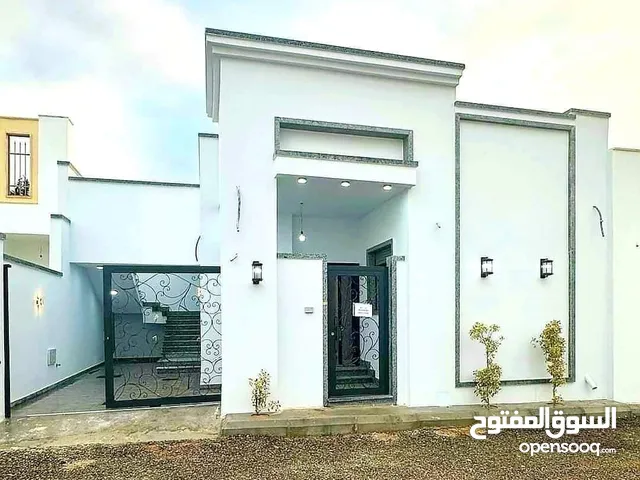 130 m2 3 Bedrooms Townhouse for Sale in Tripoli Ain Zara