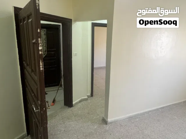 90 m2 4 Bedrooms Apartments for Rent in Zarqa Al Autostrad
