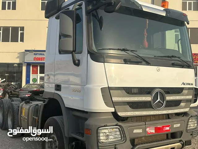 Tractor Unit Mercedes Benz 2016 in Muscat