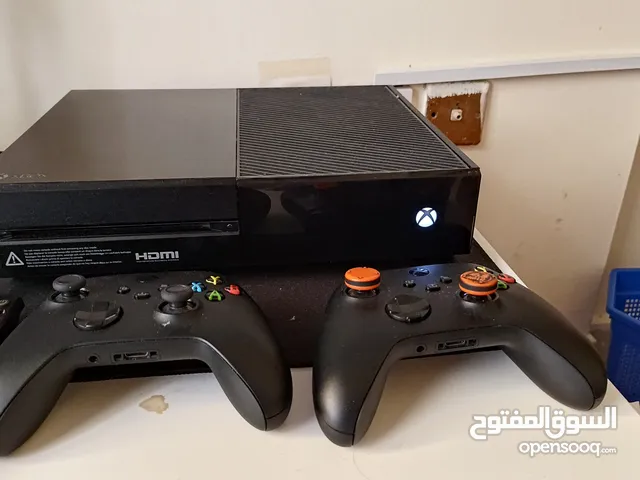 Xbox one plus 2 controllers